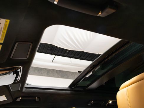 Used 2022 Land Rover Range Rover Autobiography image 65