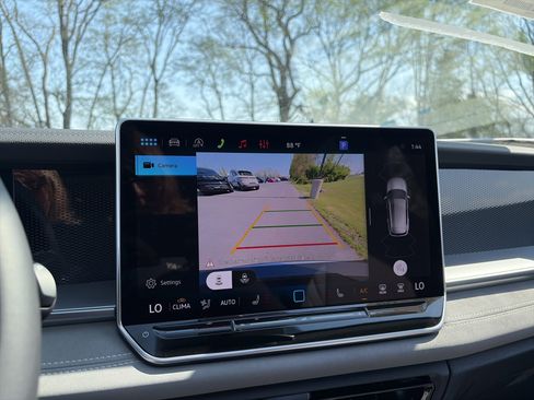 New 2026 Volkswagen Tiguan SE AWD/4WD image 32