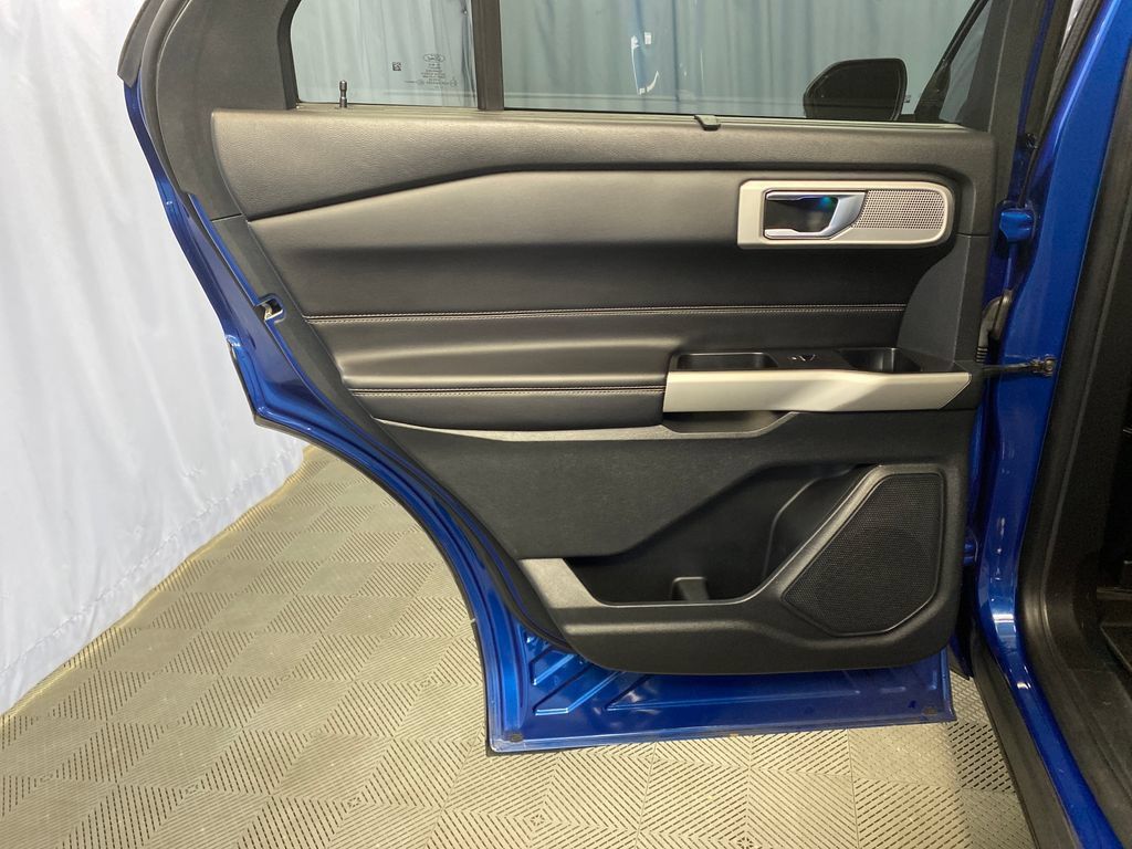 Used 2021 Ford Explorer Limited AWD/4WD image 23