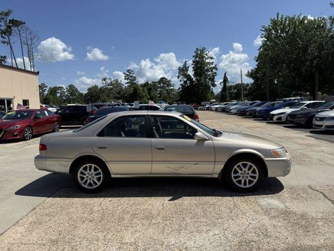 Used 2001 Toyota Camry LE FWD image 4