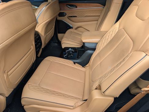 Used 2022 Jeep Grand Cherokee L Summit AWD/4WD image 7