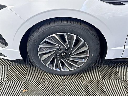 New 2025 Hyundai Sonata SEL image 3