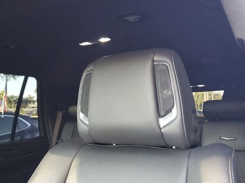 Used 2023 Cadillac Escalade Luxury image 21