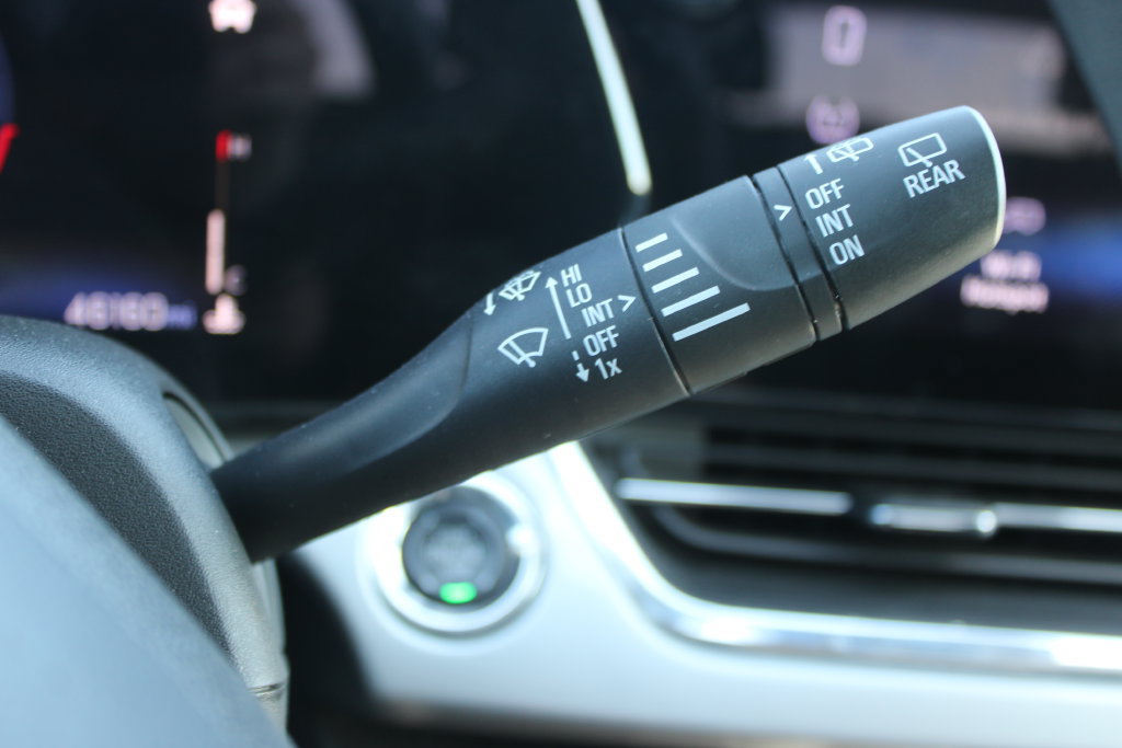 Used 2025 Chevrolet Trax LT FWD image 23