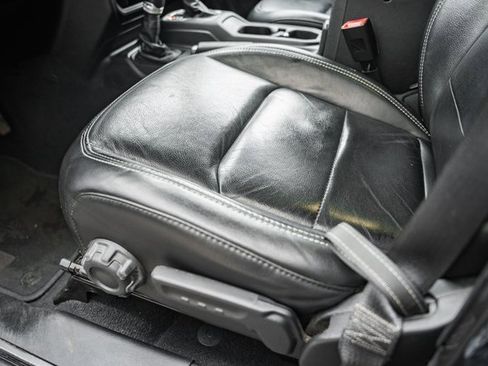 Used 2020 Jeep Gladiator Overland image 40