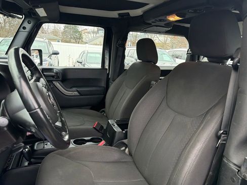 Used 2018 Jeep Wrangler Sport image 11