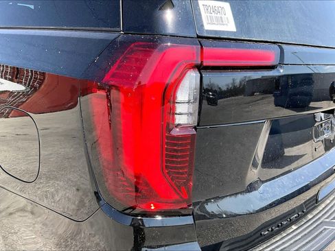 New 2026 GMC Yukon XL AT4 w/ AT4 Premium Package AWD/4WD image 12