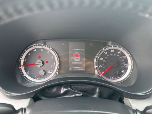 Used 2021 Toyota Highlander LE image 14