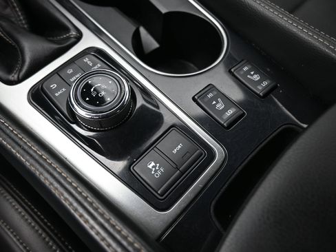 Used 2023 Nissan Maxima SV w/ Floor Mat Group FWD image 9