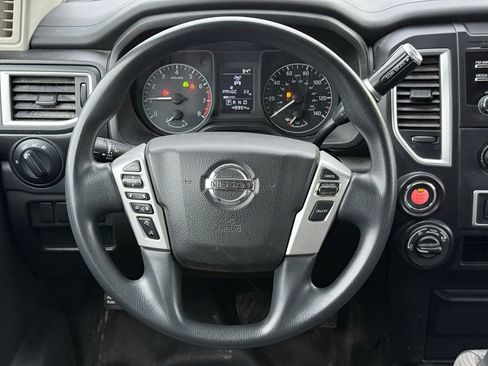 Used 2018 Nissan Titan S w/ GAWR Package AWD/4WD image 25