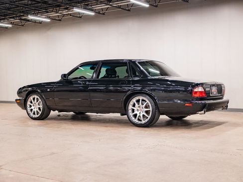 Used 2002 Jaguar XJ8 RWD image 27