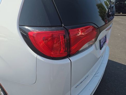 Used 2021 Chrysler Voyager Lxi image 34