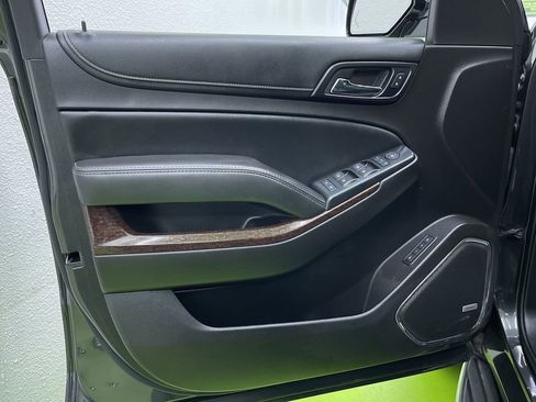 Used 2017 GMC Yukon XL SLT image 16