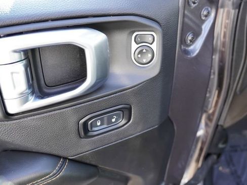 Certified 2025 Jeep Wrangler Unlimited Sahara w/ Safety Group AWD/4WD image 23