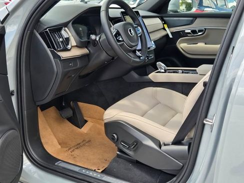 New 2026 Volvo XC90 B6 Plus w/ Protection Package Premier AWD/4WD image 14