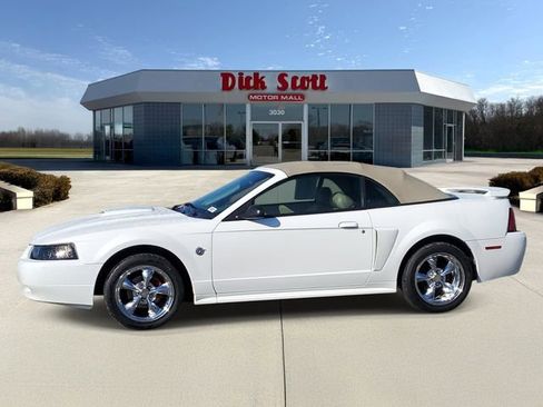 Used 2004 Ford Mustang GT RWD image 4