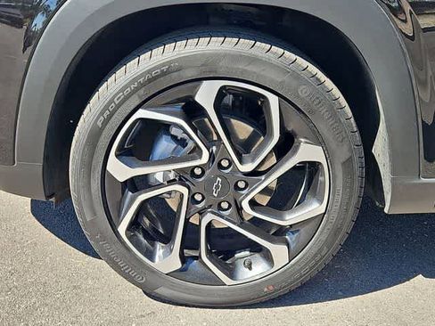 Used 2025 Chevrolet Trax RS w/ Sunroof Package image 13