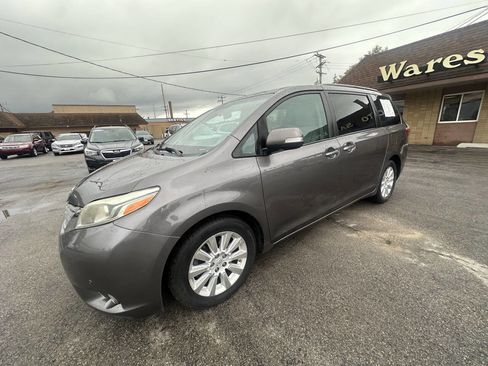 Used 2015 Toyota Sienna Limited Premium image 9