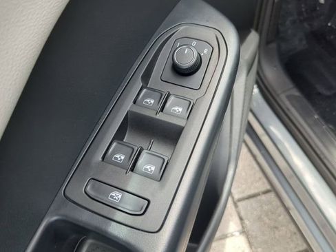 Certified 2025 Volkswagen Taos S FWD image 15