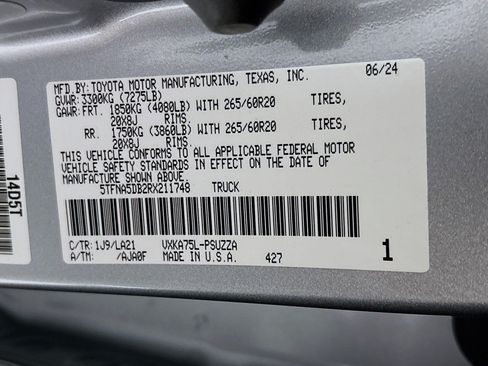 Used 2024 Toyota Tundra Platinum AWD/4WD image 28