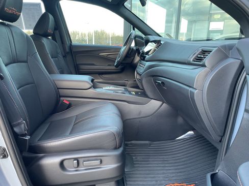 Used 2024 Honda Passport TrailSport image 17