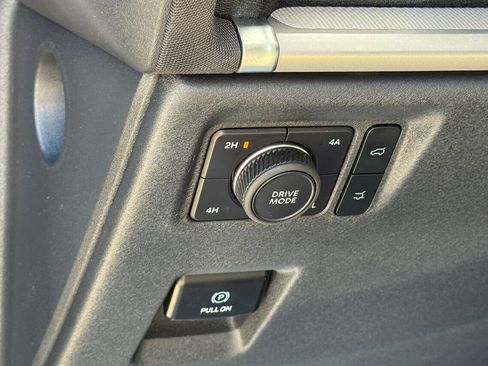 Used 2025 Ford Expedition Active AWD/4WD image 30