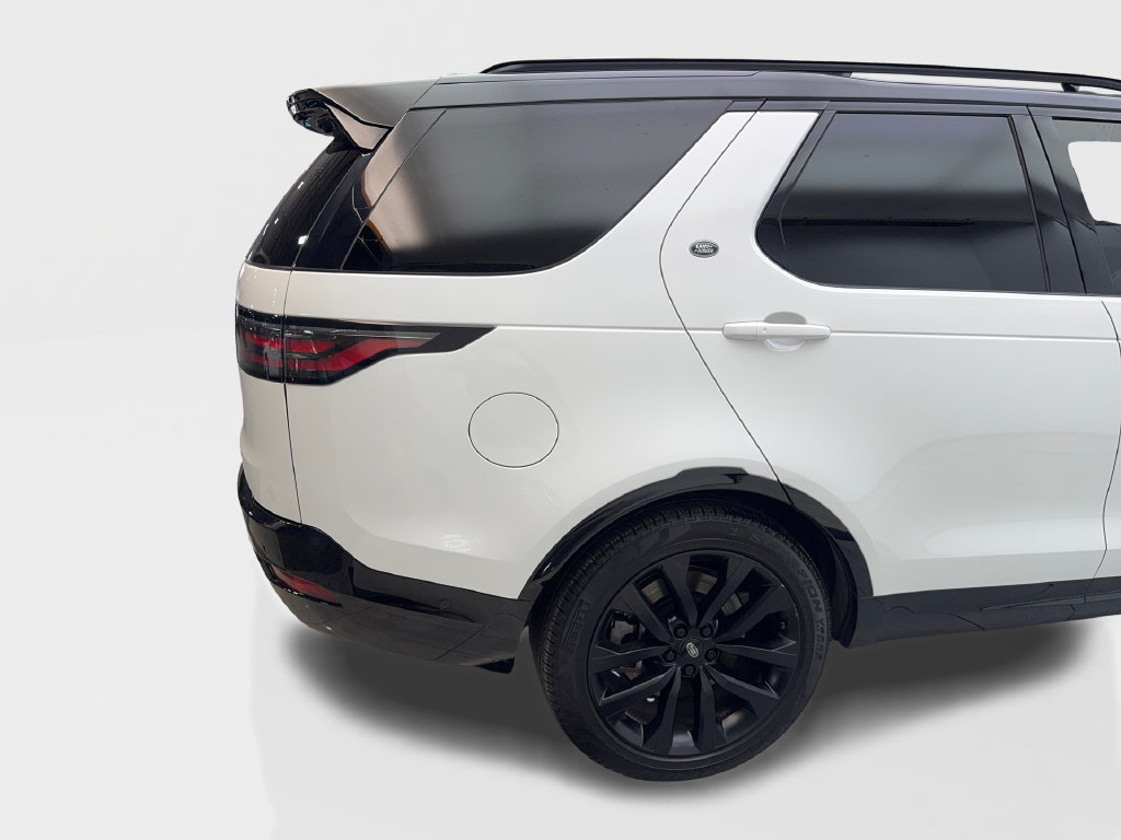 Used 2024 Land Rover Discovery Dynamic SE AWD/4WD image 18