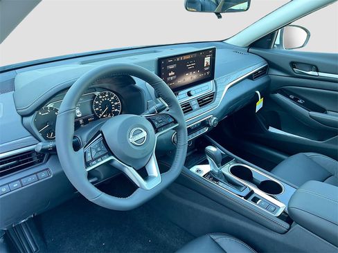 New 2025 Nissan Altima 2.5 SL image 9