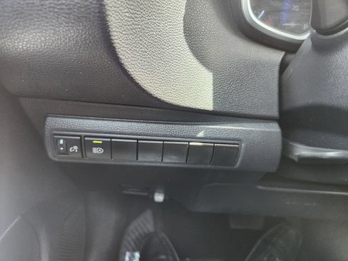 Used 2021 Toyota Corolla XLE w/ Carpet Mat Package (TMS) FWD image 18