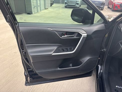 Used 2022 Toyota RAV4 XLE image 10