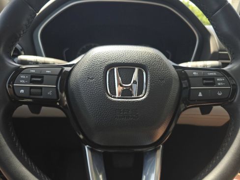 Used 2024 Honda Pilot Touring image 28