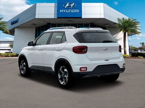 New 2026 Hyundai Venue SEL FWD image 6