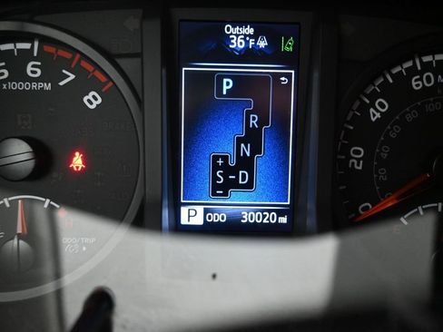 Used 2022 Toyota Tacoma SR image 15