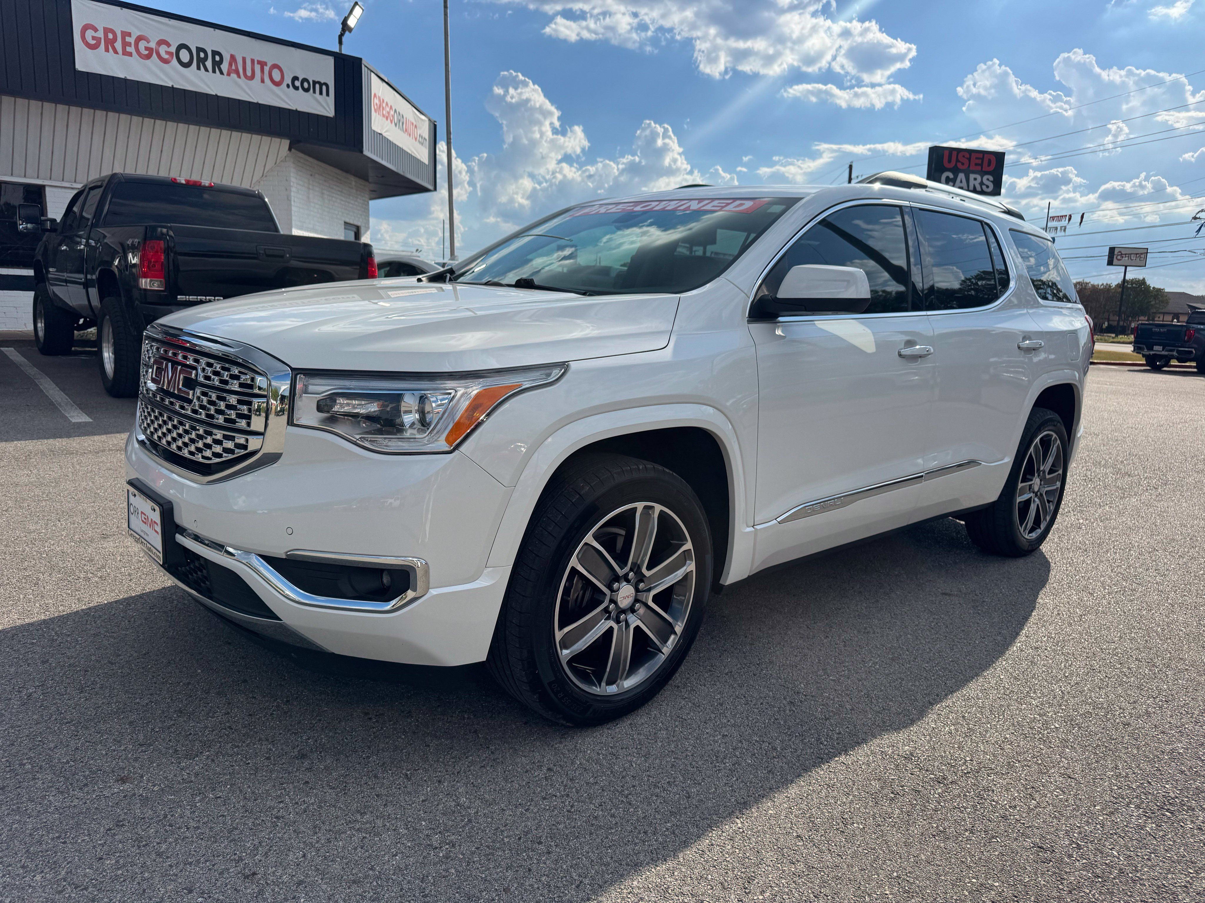 Used 2019 GMC Acadia Denali w/ Technology Package FWD image 1