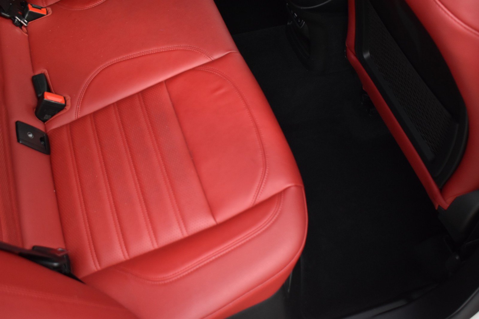 Used 2022 Alfa Romeo Stelvio Veloce AWD/4WD image 34