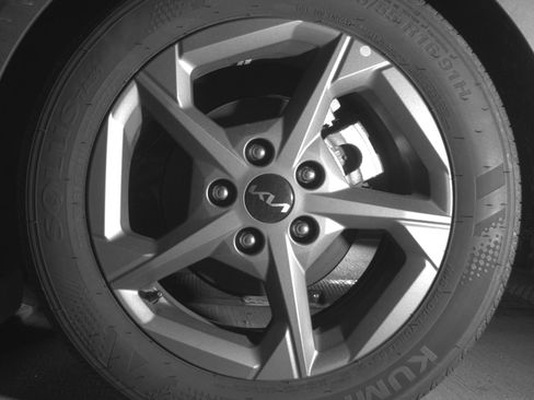 Used 2025 Kia K4 FWD image 14