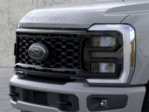 New 2026 Ford F250 Lariat w/ Black Appearance Package image 17