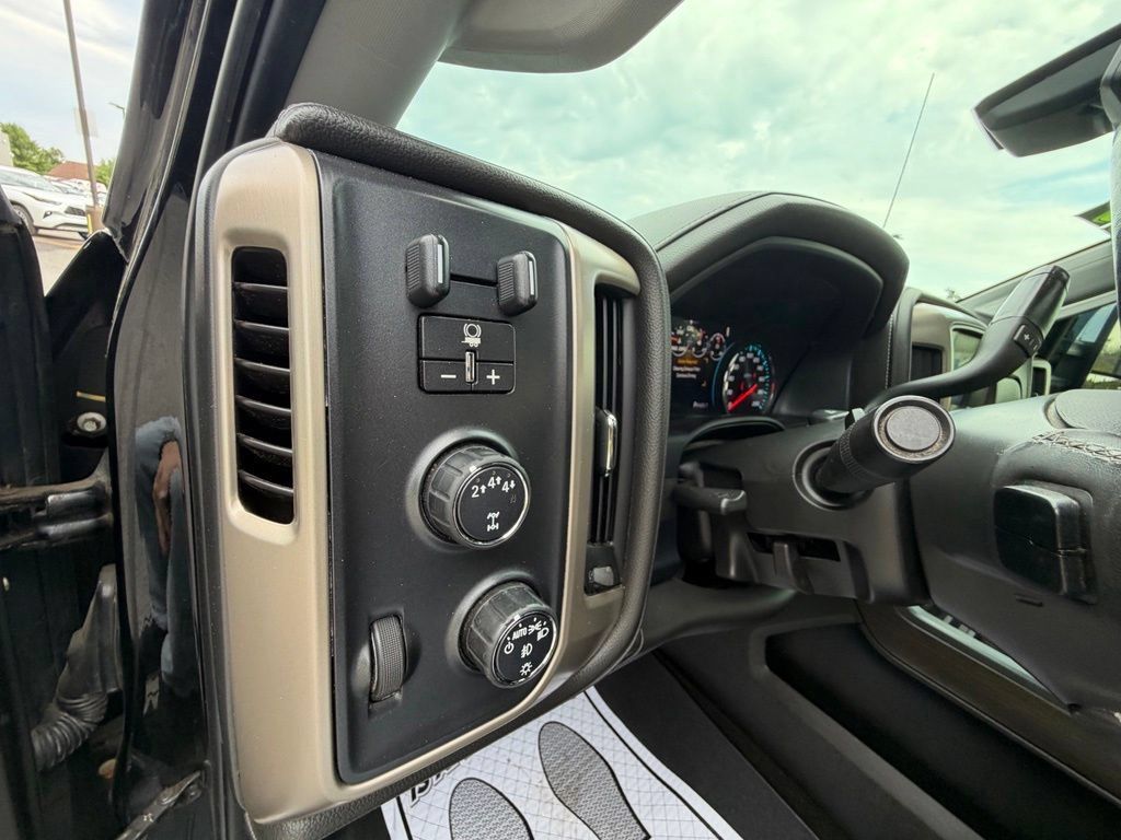 Used 2017 GMC Sierra 2500 Denali AWD/4WD image 24