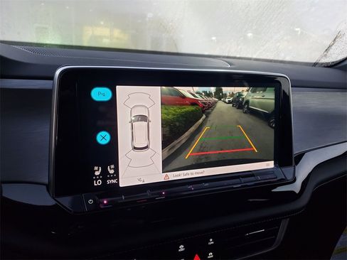 New 2026 Volkswagen Atlas Cross Sport SE image 11