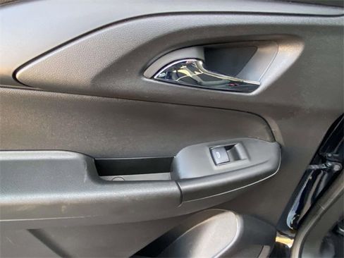 Used 2025 Chevrolet TrailBlazer LT image 11