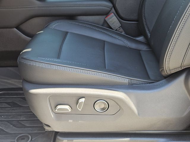 New 2026 GMC Yukon Denali w/ Sun & Power Step Package AWD/4WD image 18
