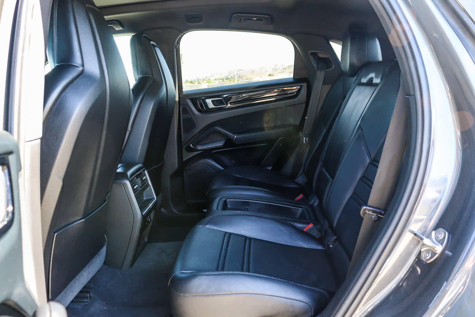 Used 2020 Porsche Cayenne AWD/4WD image 21
