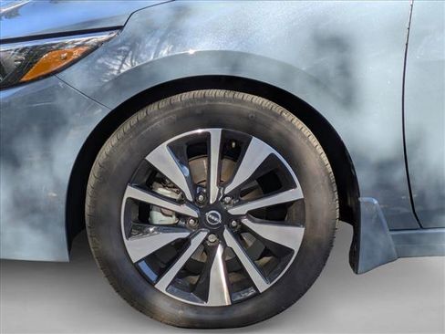 Used 2024 Nissan Sentra SV w/ SV Premium Package image 9