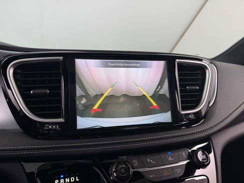 New 2026 Chrysler Pacifica Limited image 33