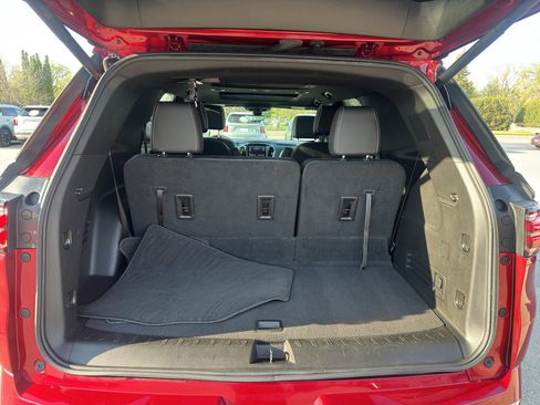 Used 2023 Chevrolet Traverse Premier AWD/4WD image 7