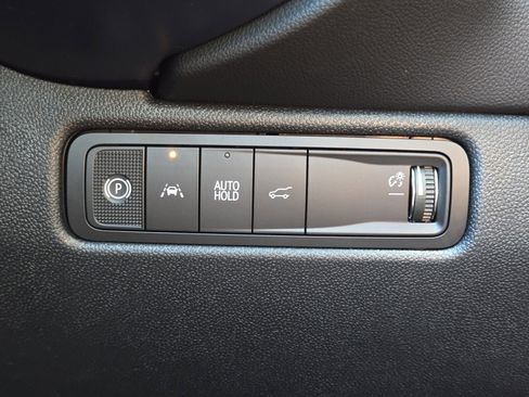 New 2026 Chevrolet Equinox EV LT image 12