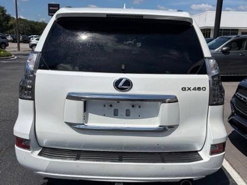 Used 2020 Lexus GX 460 Luxury w/ Accessory Package AWD/4WD image 4