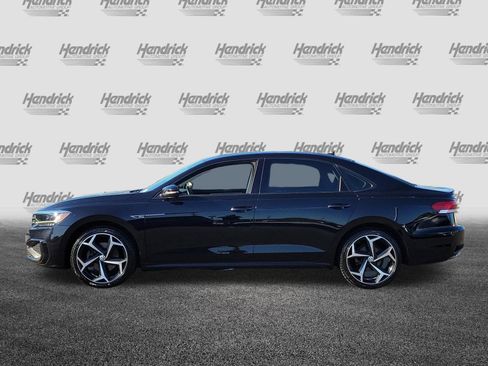 Used 2020 Volkswagen Passat 2.0T R-Line FWD image 4