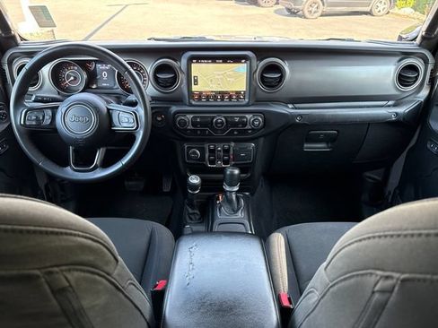 Used 2023 Jeep Gladiator Sport AWD/4WD image 7