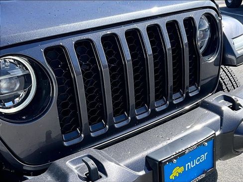 Used 2021 Jeep Gladiator Overland image 30